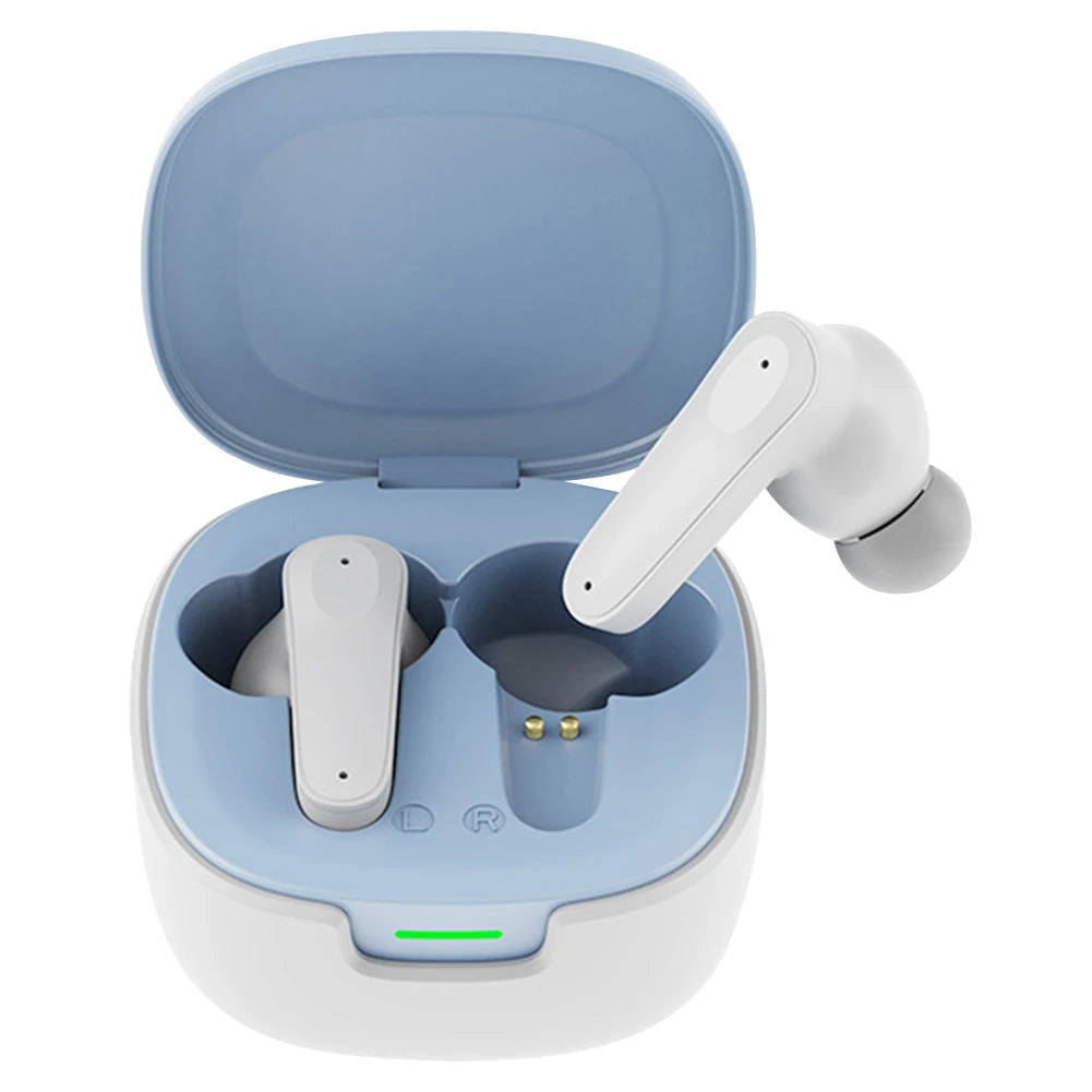 Écouteurs intra-auriculaires intelligents avec IA et traduction vocale en temps réel pour les voyages d'affaires.